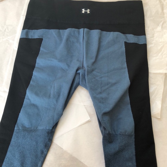 ✨Under armour compression capris✨ - Picture 5 of 5